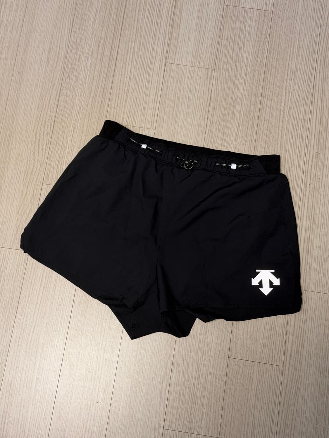 데상트 러닝 엘리트 쇼츠 상품이미지1