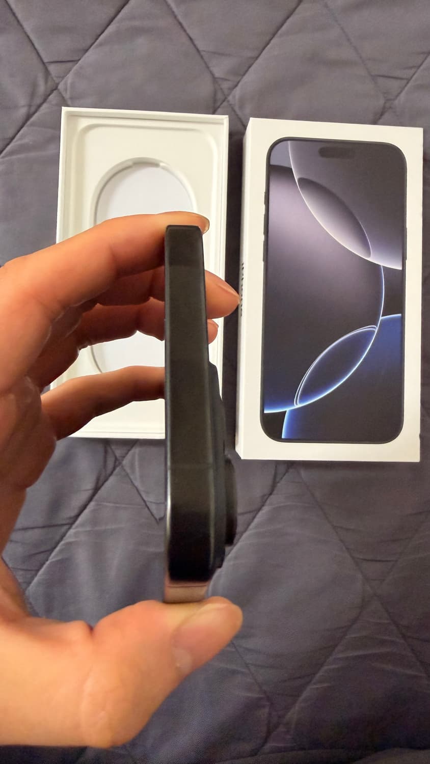 아이폰16프로맥스 블랙 SSS급 에어팟 증정 상품이미지5