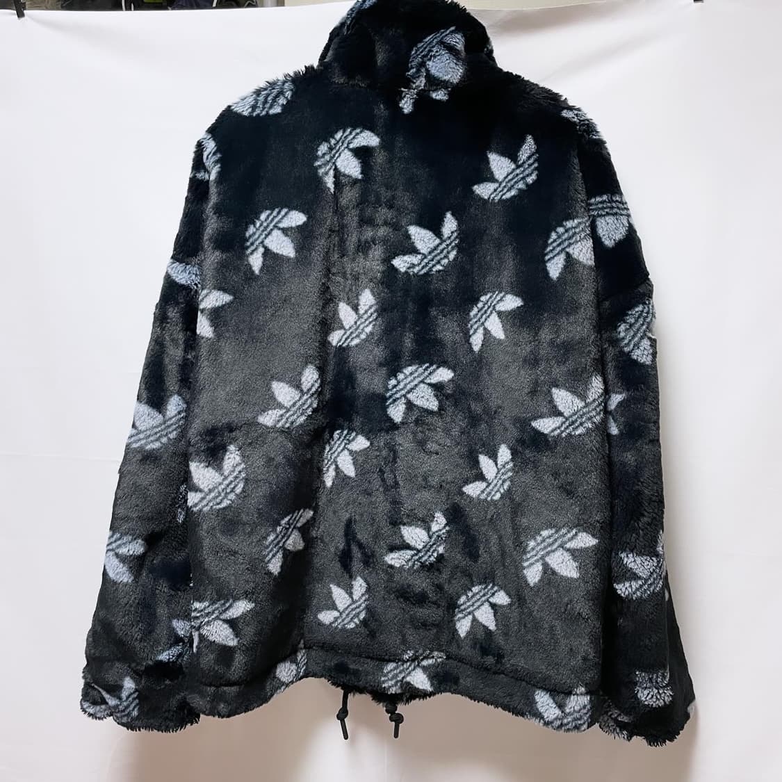 아디다스 모노그램 퍼자켓 상품이미지2