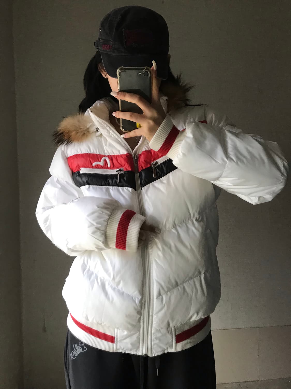 에비수 화이트 울프죠 패딩 상품이미지3