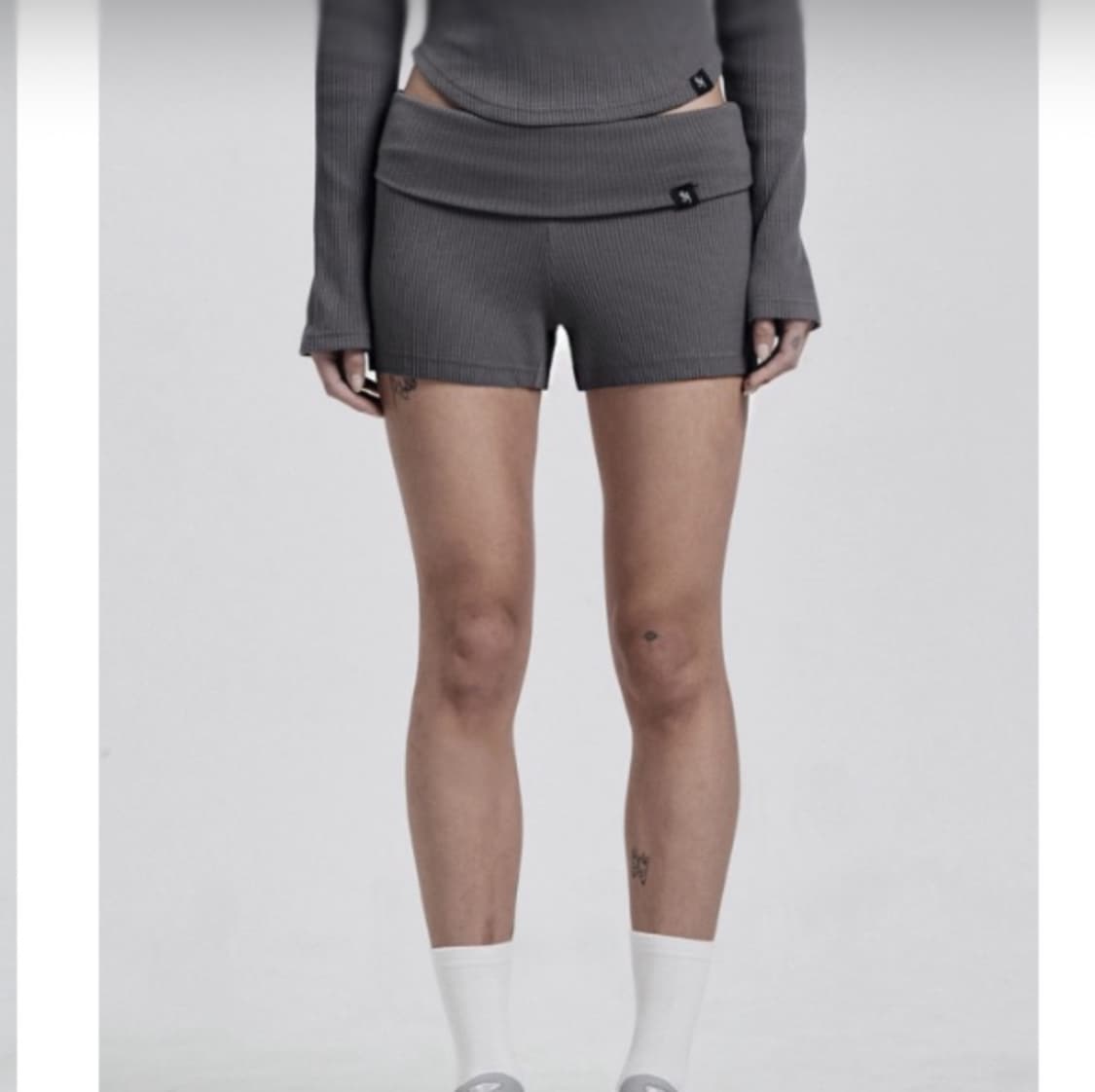 시너진 투웨이 폴드 쇼츠 차콜 새상품 상품이미지1