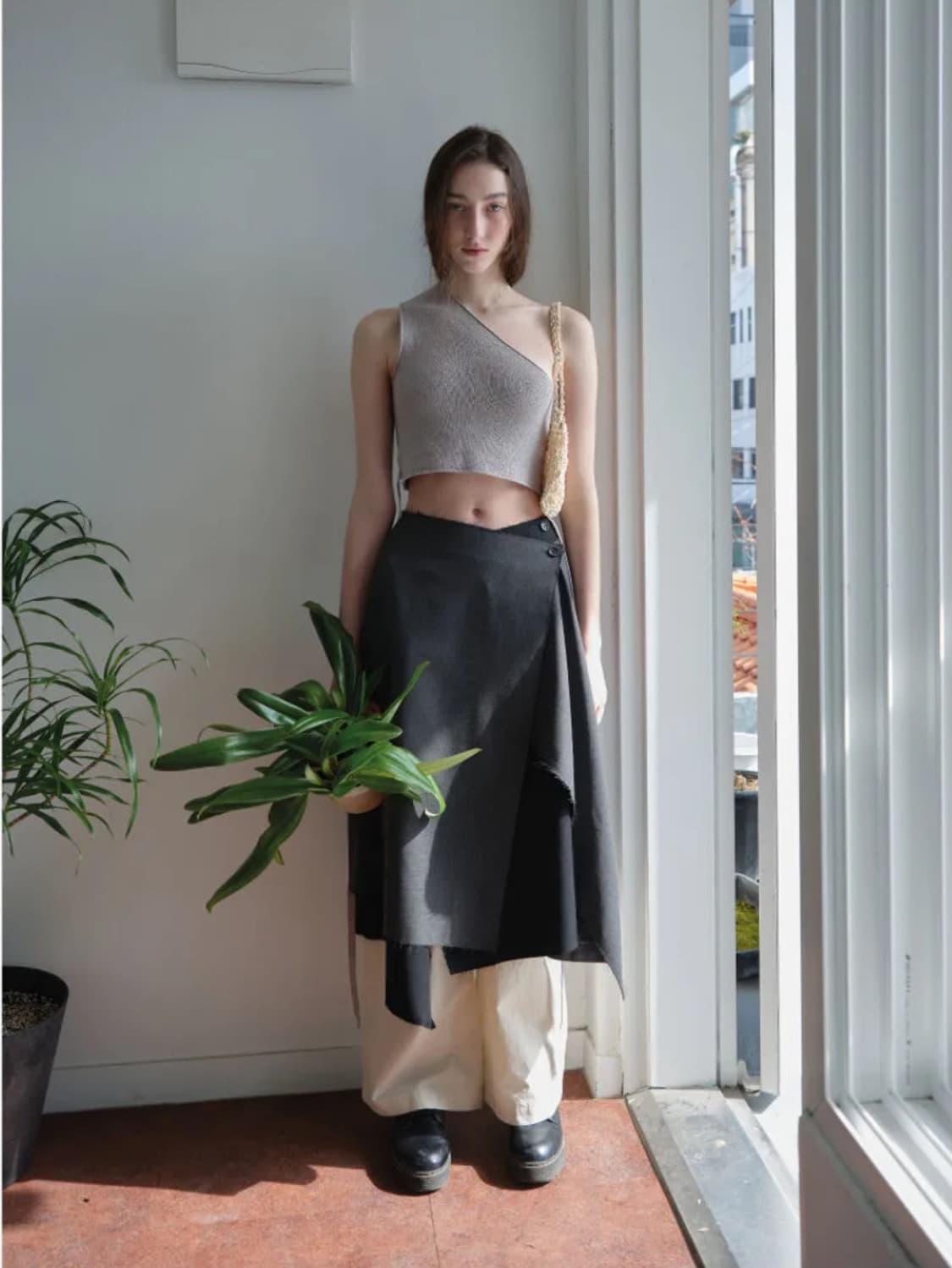 낫띵에브리띵 cut out top 상품이미지4