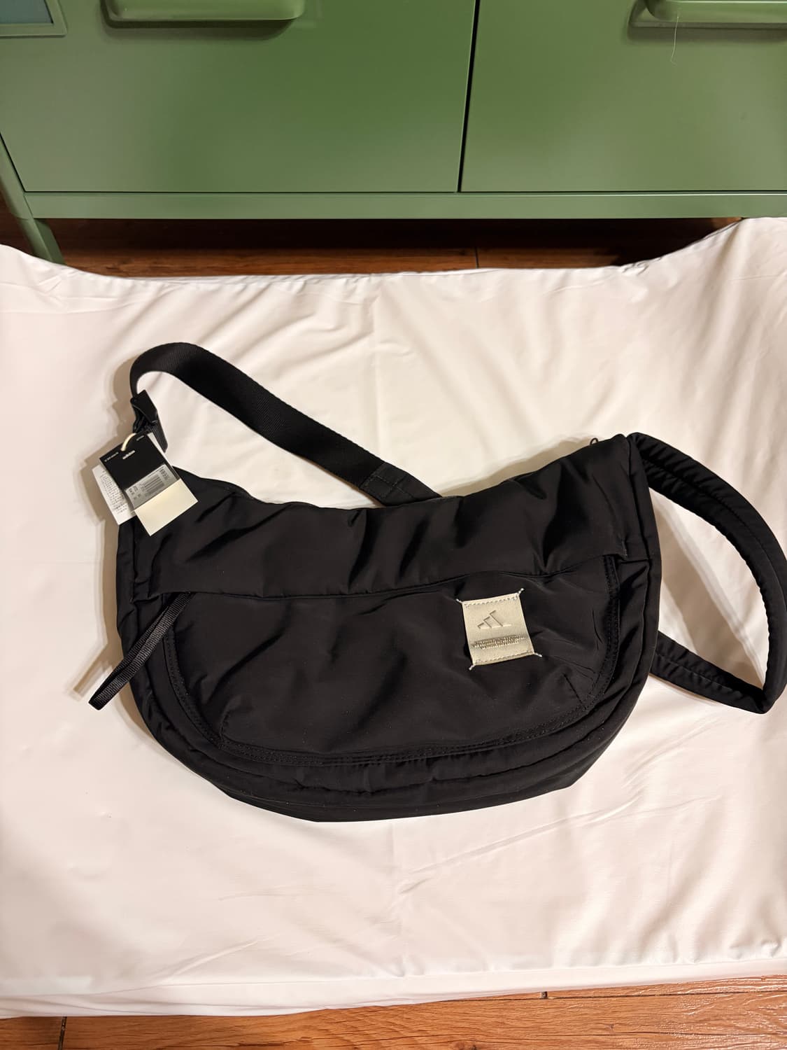 아디다스 반달 크로스백 상품이미지3