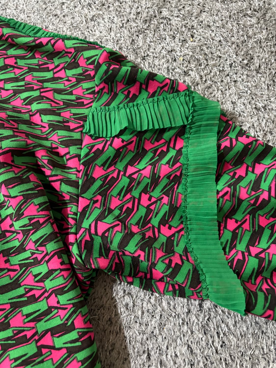 LIE SANGBONG 이상봉 패턴 맨투맨 프릴 디테일 상품이미지2