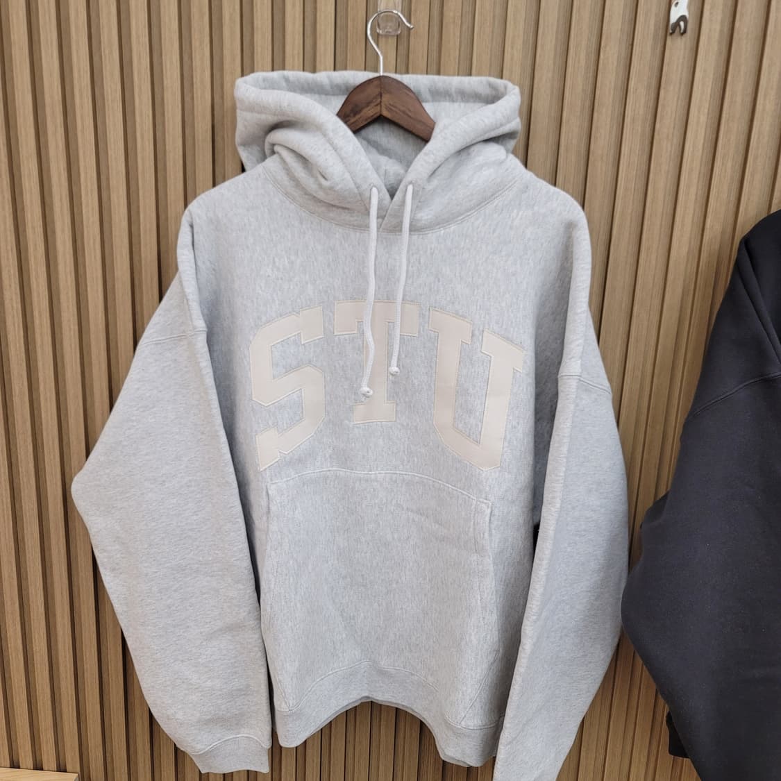 🔥[새상품/정품]🔥 스투시 아플리케 기모 후드티 남녀공용 2color 상품이미지3