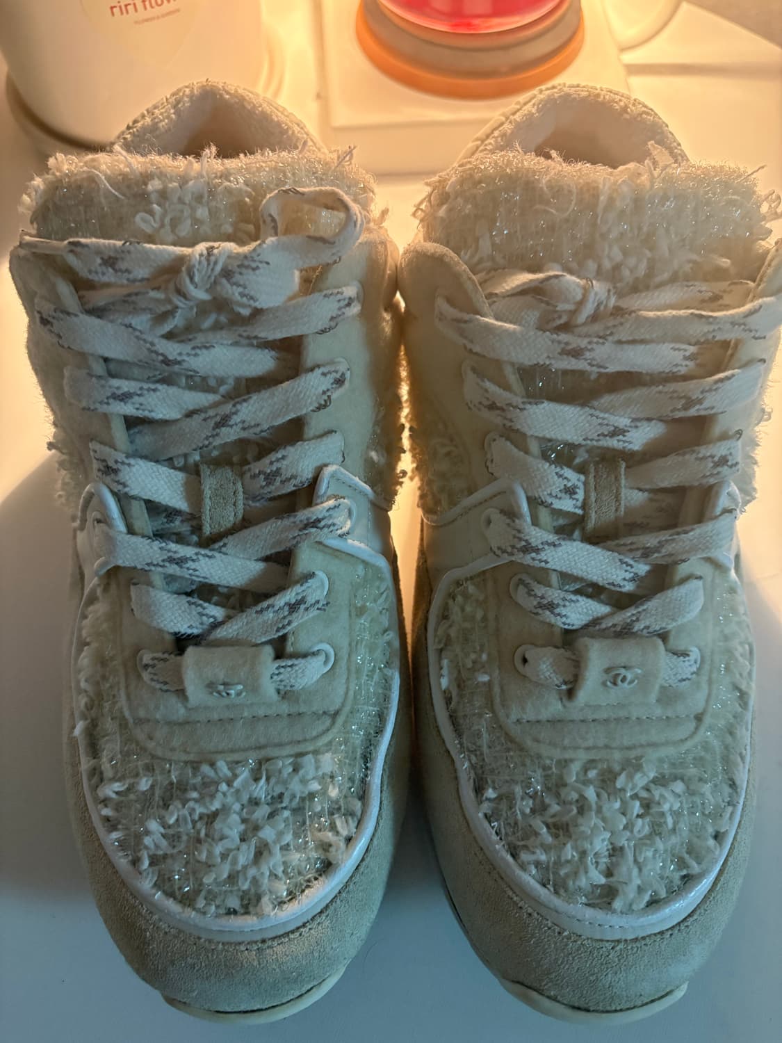 샤넬 트위드 스니커즈 아이보리 색상 37 상품이미지4