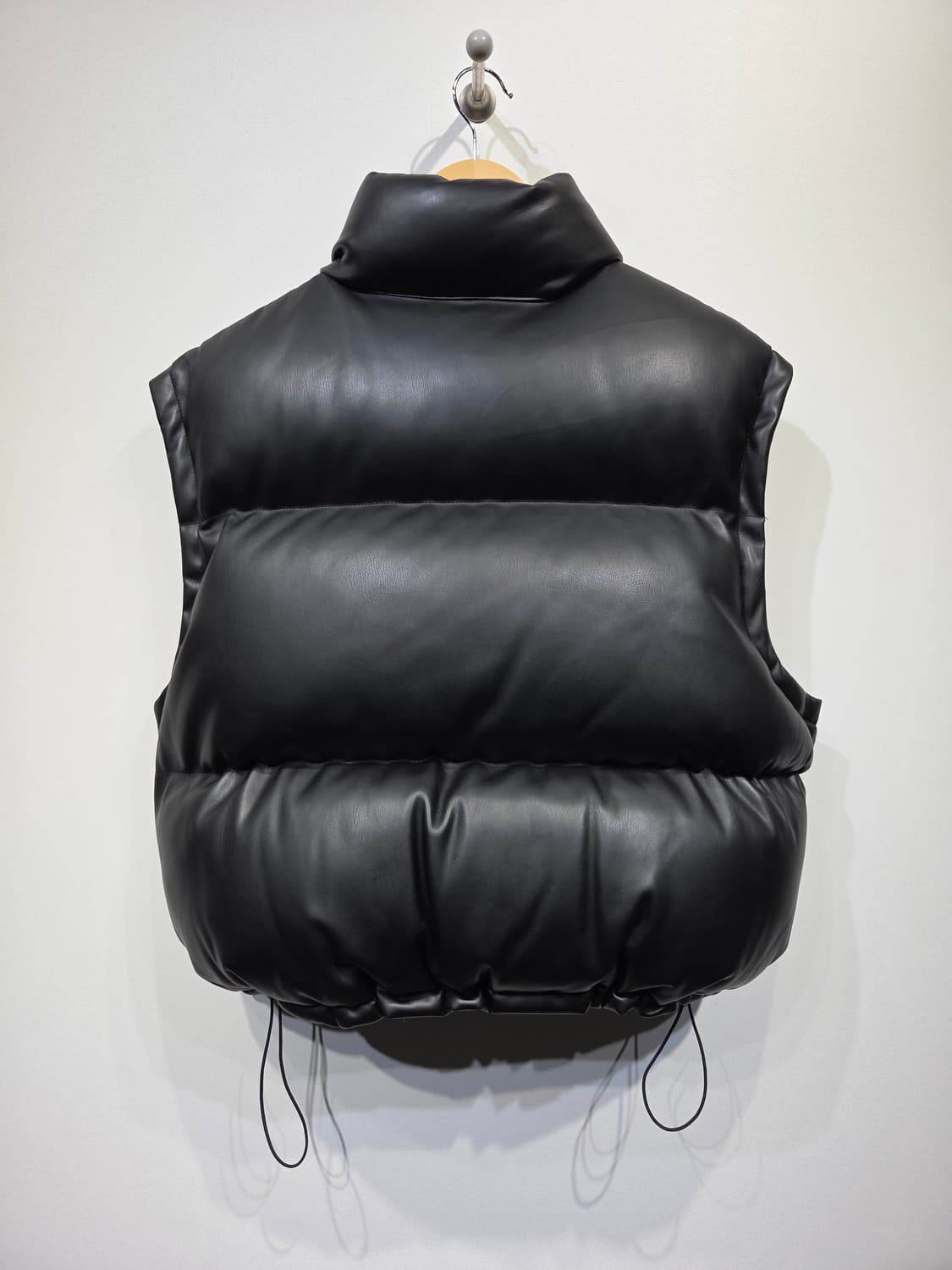 OUR ROOM 아워룸 레더 패딩 조끼 상품이미지5