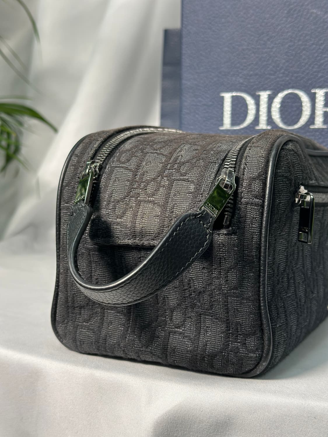 디올 오블리크 토일레트리 블랙 돕키트  상품이미지5