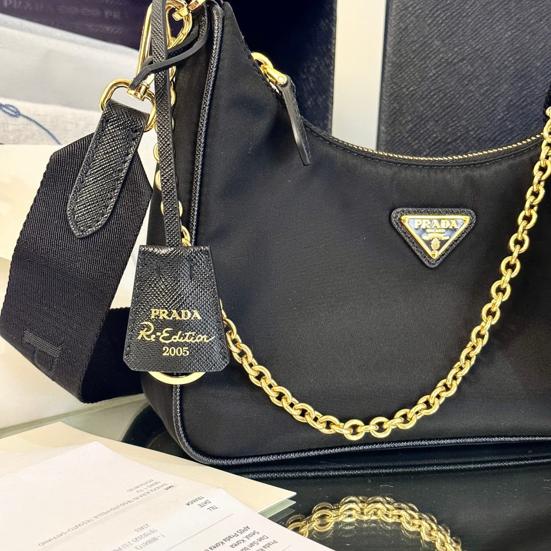 [새상품급/풀구성] 프라다 리에디션 2005 테수토 호보백 블랙 골드 상품이미지6