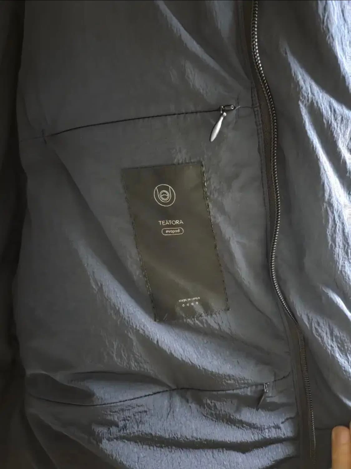테아토라 수베니어 헌터 에바포드 메탈릭 네이비 패딩 4사이즈 상품이미지5