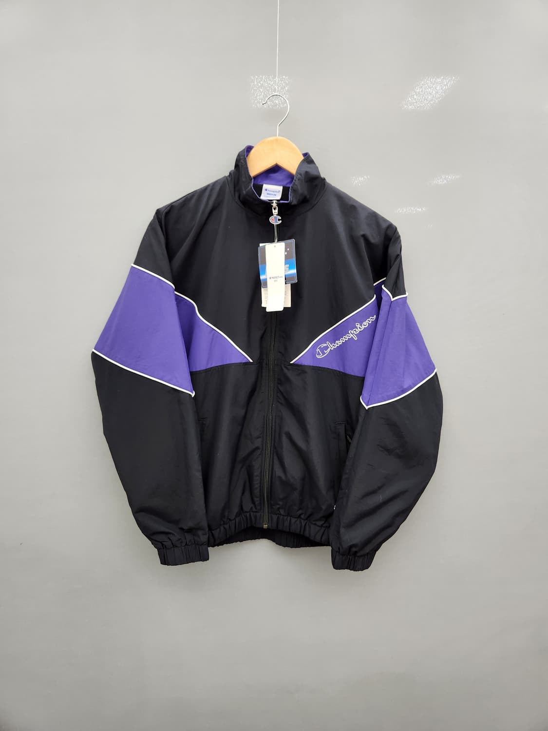 새상품_챔피온 올드스쿨 블랙/보라색 바람막이 자켓 상품이미지1