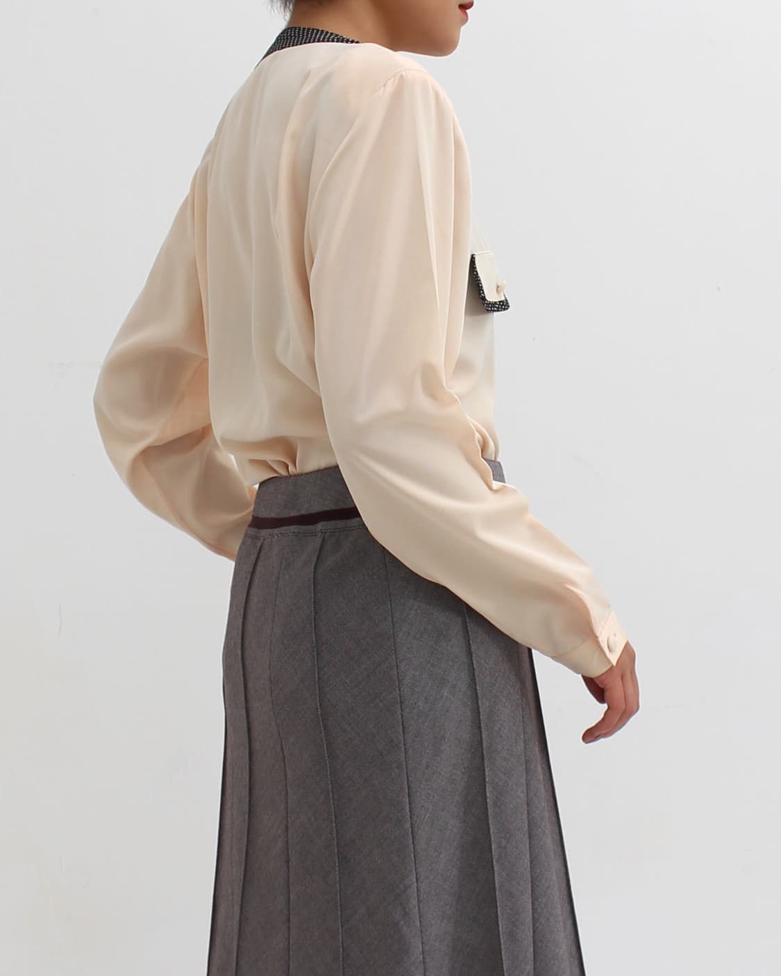 일본 빈티지 도트 배색 베이지 라운드 포켓 블라우스 상품이미지9