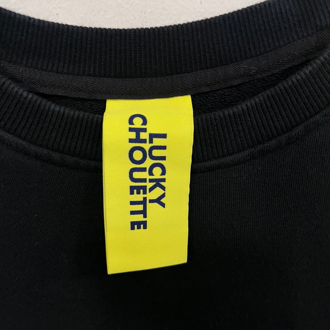 럭키슈에뜨 래글런 헤비코튼 포켓 맨투맨 상품이미지3