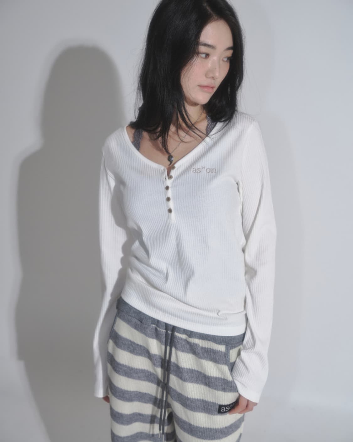 WISH RIBBED BUTTON TEE / IVORY 상품이미지2