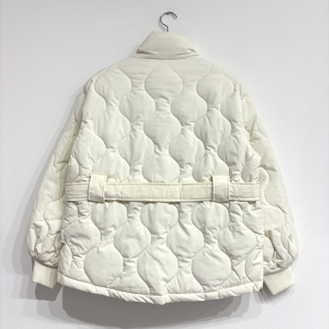 [새상품] 퀄팅 깔깔이 벨트 경량패딩자켓 상품이미지4