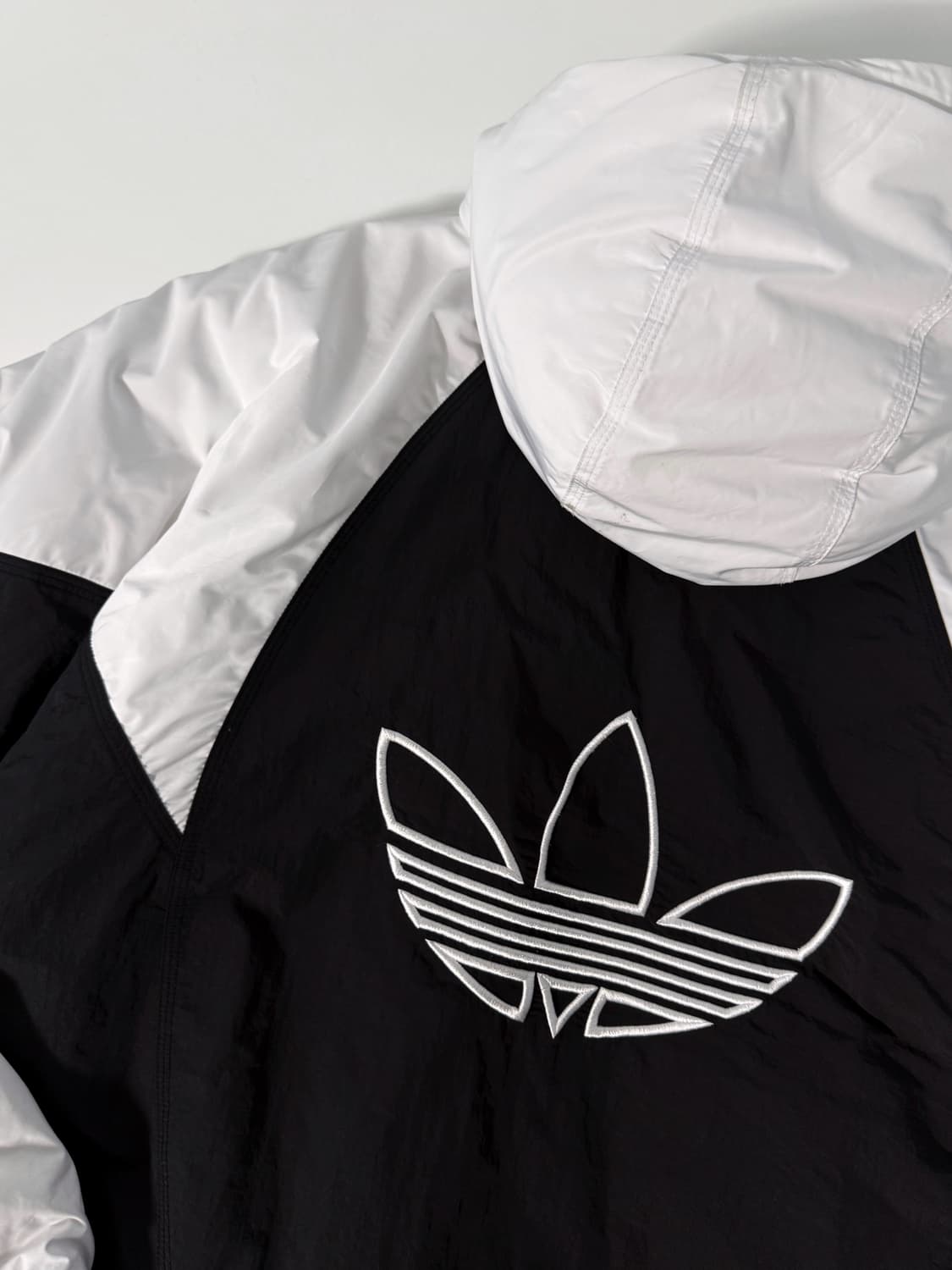 아디다스 오버핏 흰 검 아디컬러 파이어버드 빅로고 후드 점퍼 상품이미지4