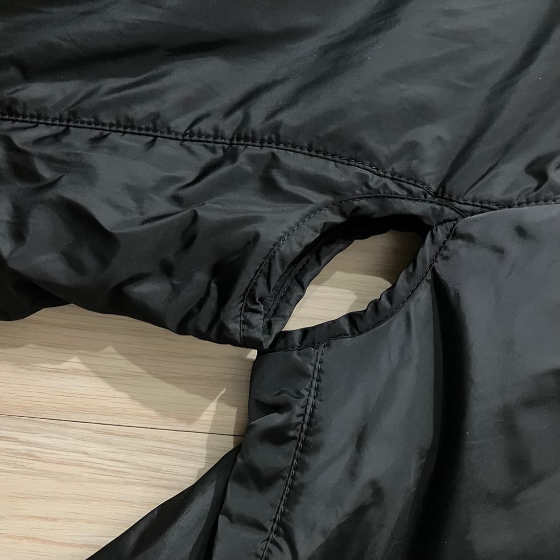 프라다 나일론 투웨이 자켓 상품이미지7