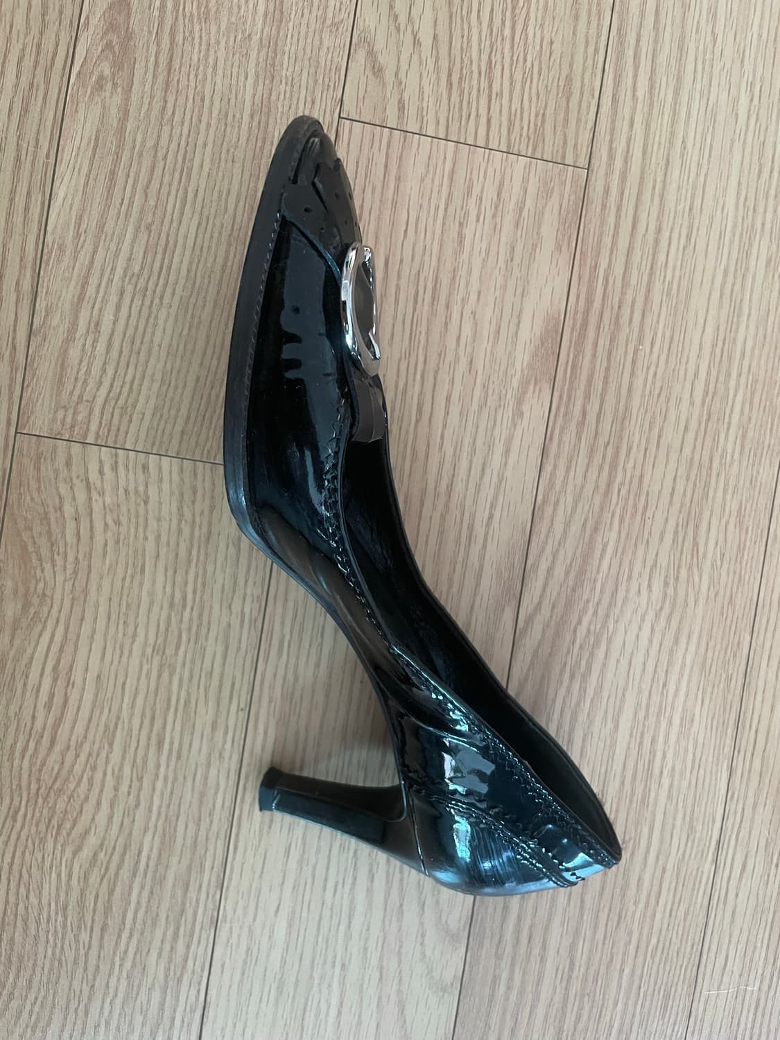 셀린느 에나멜 힐 상품이미지3