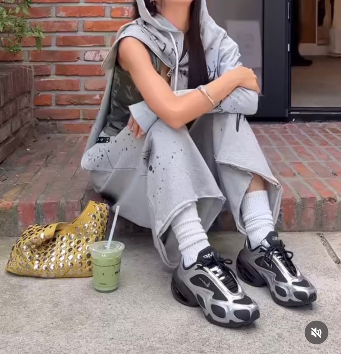 나이키 에어맥스 뮤즈 블랙 앤 메탈릭 실버 상품이미지1