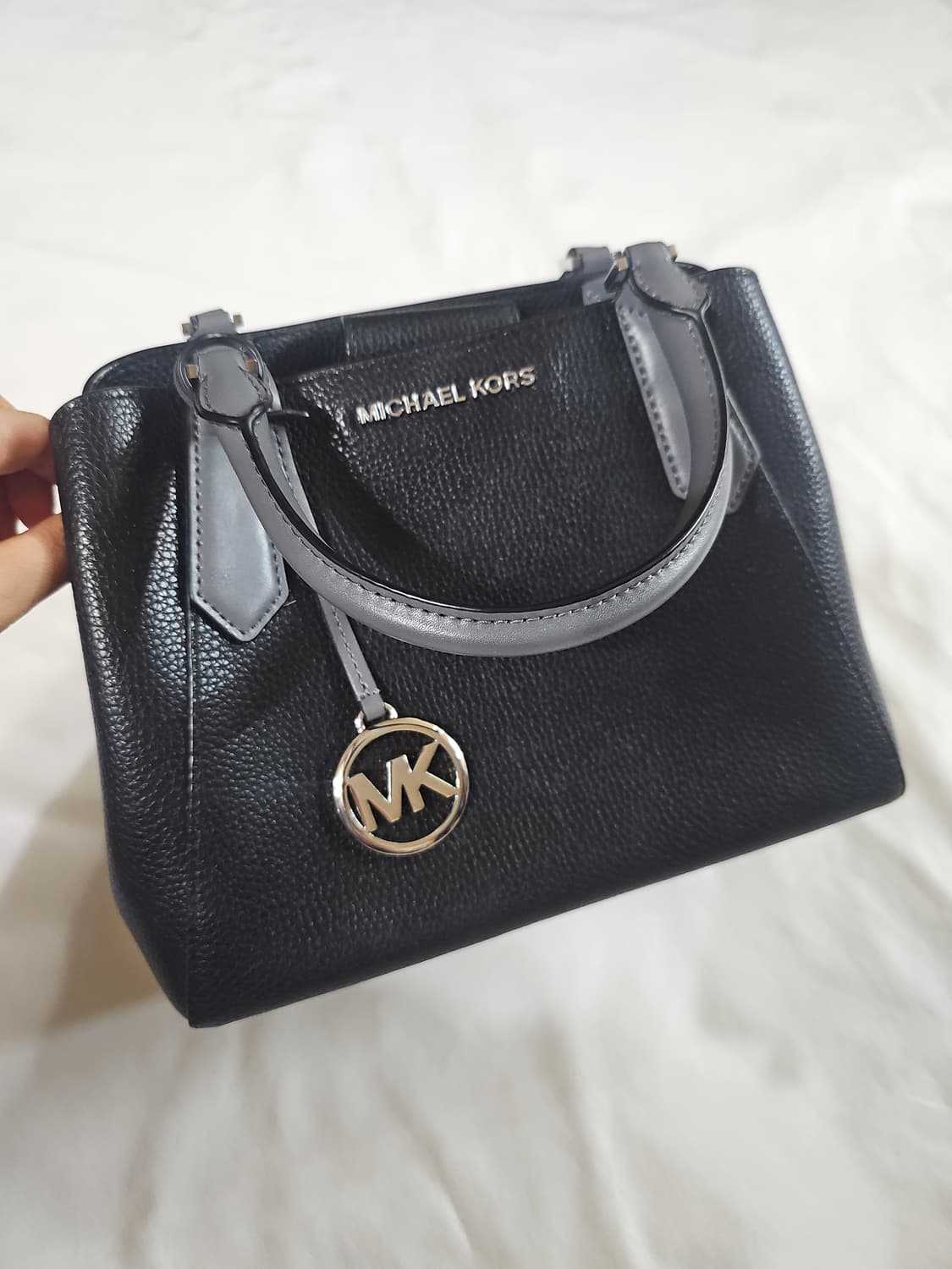 마이클코어스 킴벌리 스몰 토트백 사첼백 블랙 상품이미지3