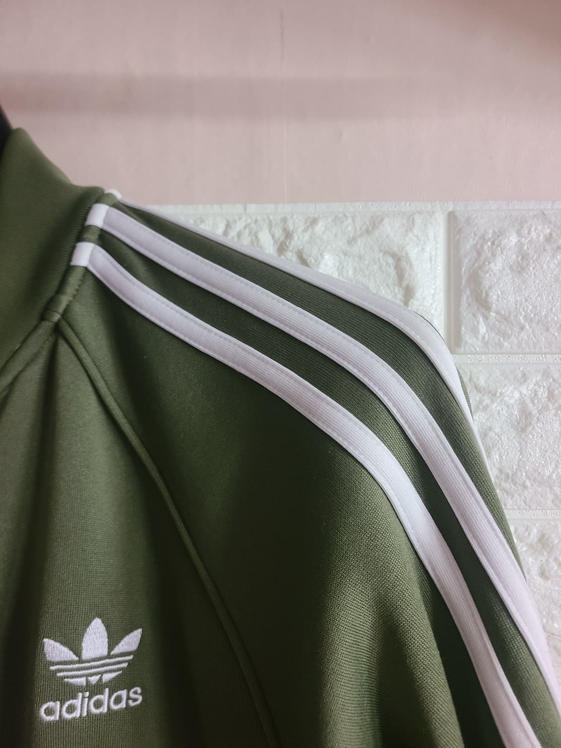 아디다스 삼선 트랙탑 올리브 그린 상품이미지3
