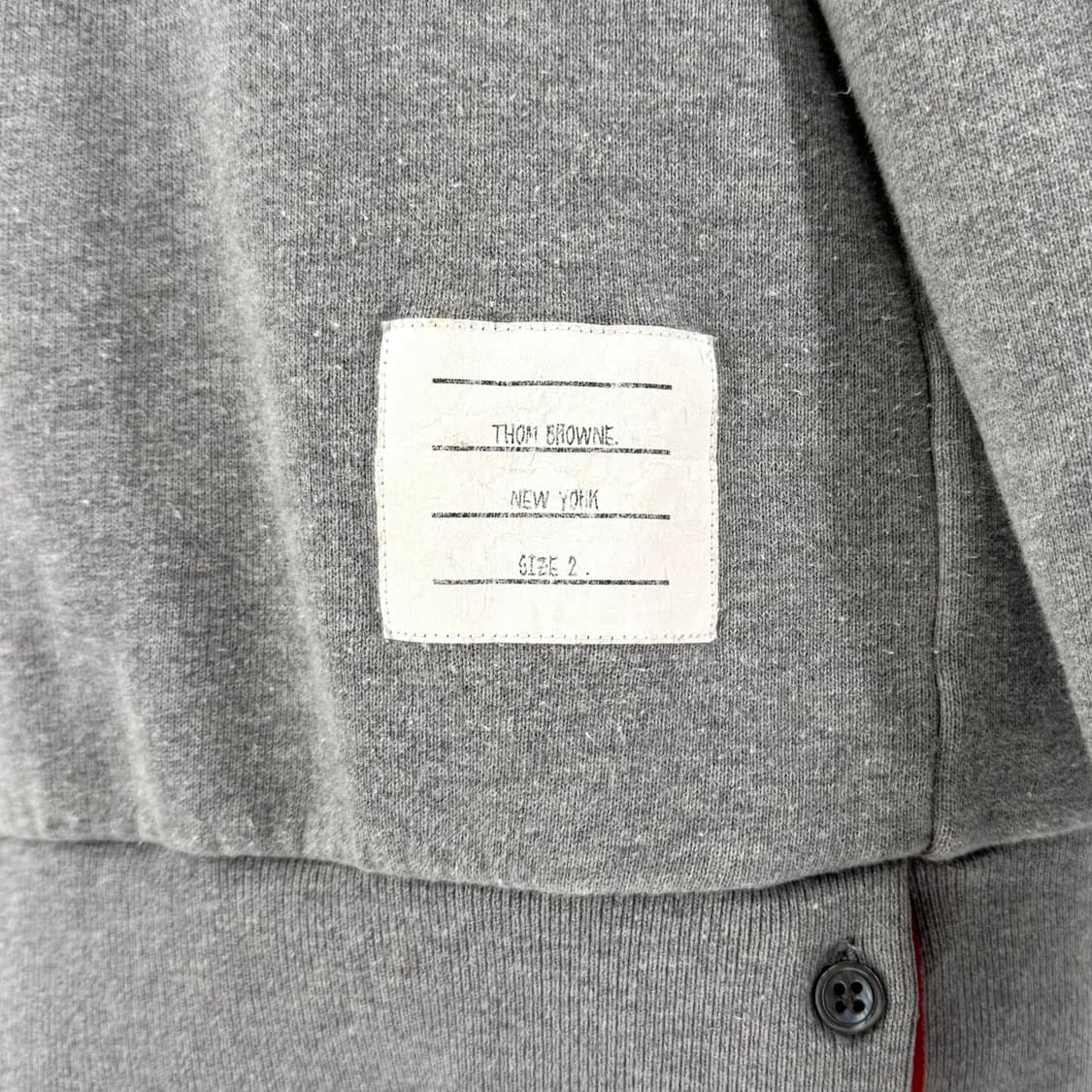 [2사이즈] 톰브라운 백삼선 맨투맨 그레이 (MJT085A) 상품이미지8