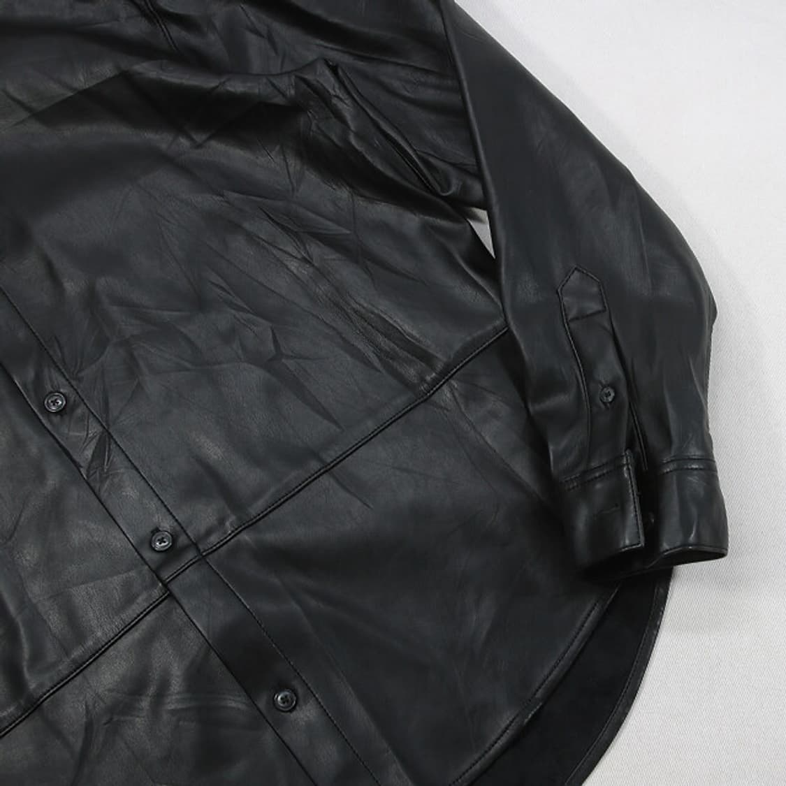 (착용컷) Zara 레더 셔츠 (남성용 105) 상품이미지7