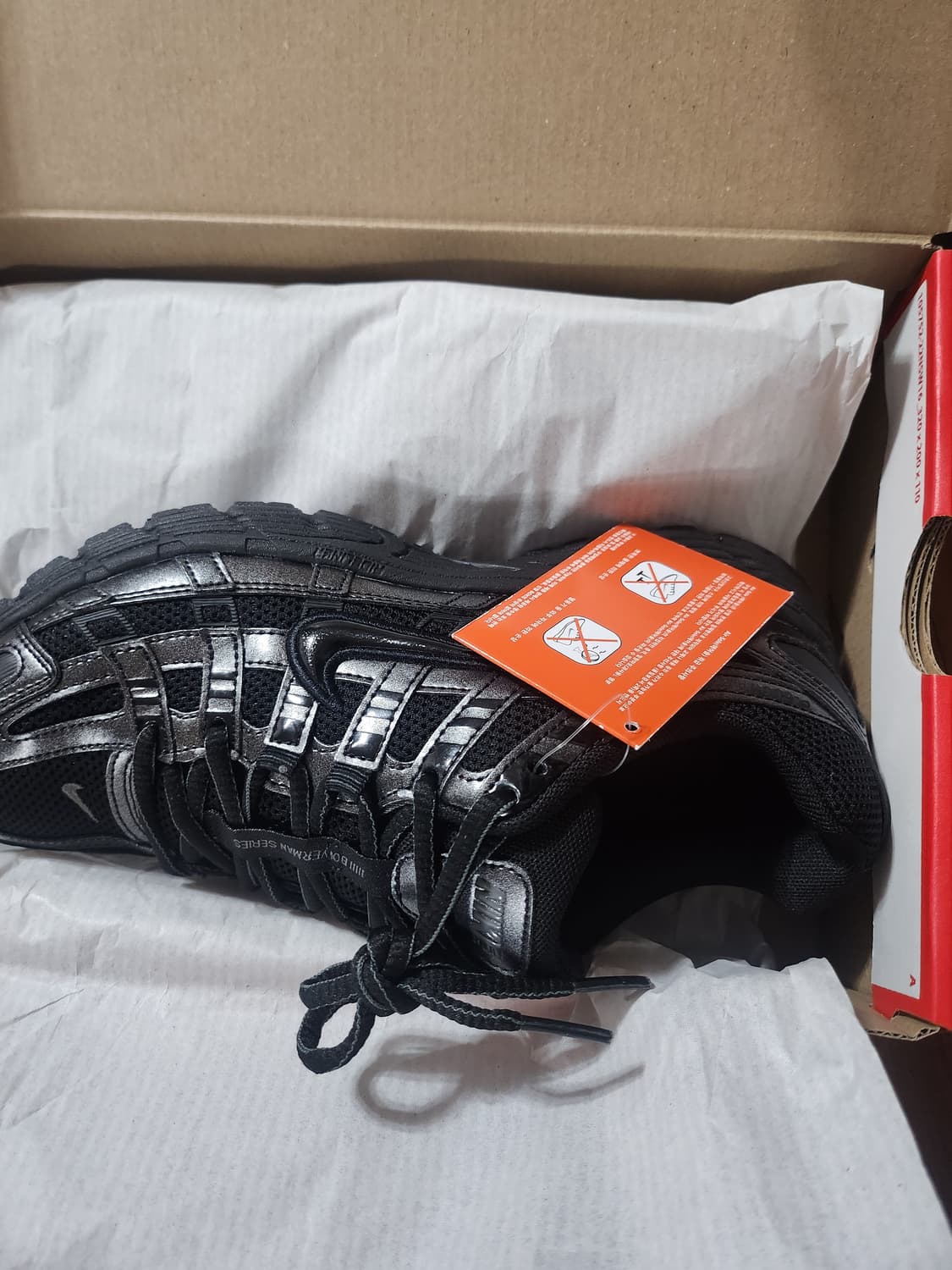 새상품 w255) 나이키 P6000 앤트러사이트블랙  IO3496-002 상품이미지2