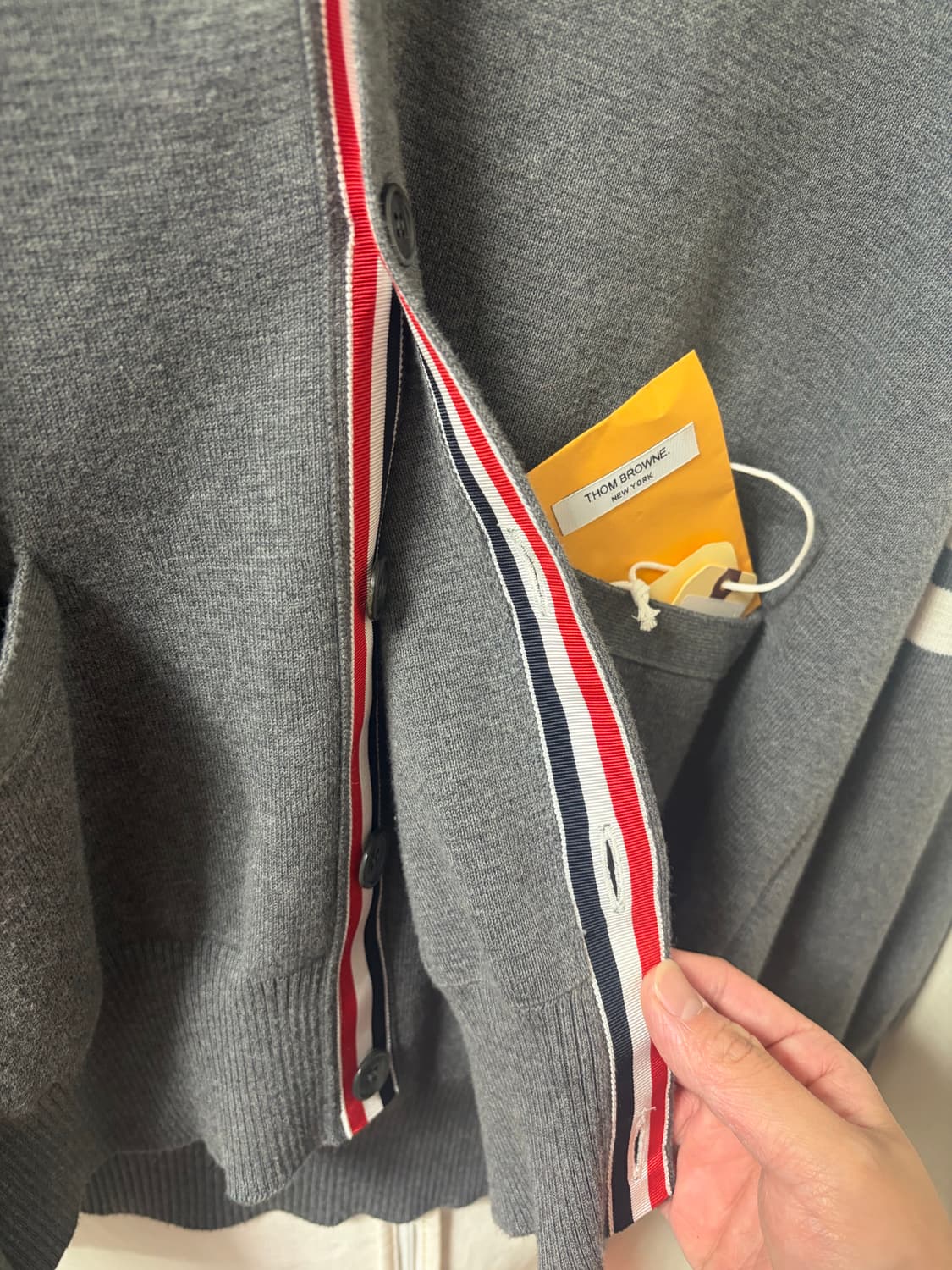 톰브라운 밀라노스티치 가디건 그레이 상품이미지2