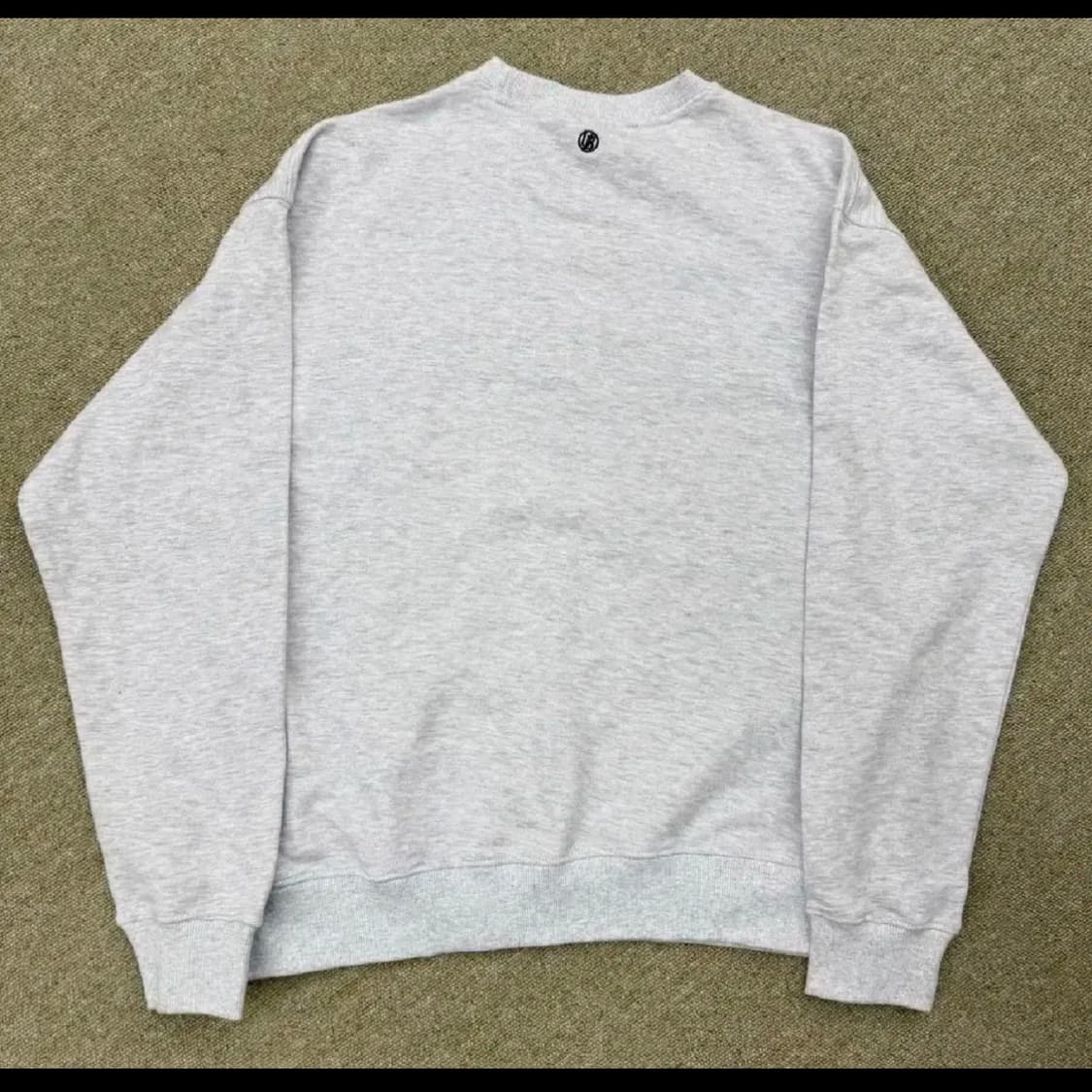 어반디타입 Marathoner 그레이 맨투맨 (3) 상품이미지2