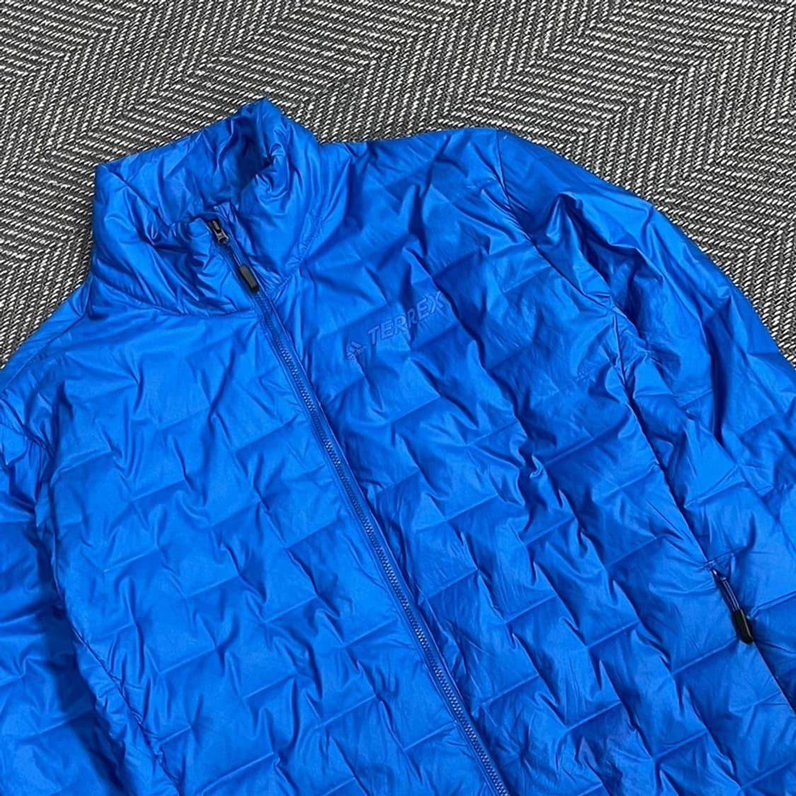 아디다스 테렉스 경량 덕다운 패딩  v1094 상품이미지3