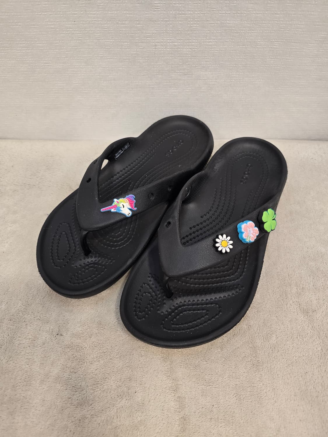 크록스 블랙 쪼리 슬리퍼 유니콘 키링 포함 245 상품이미지1