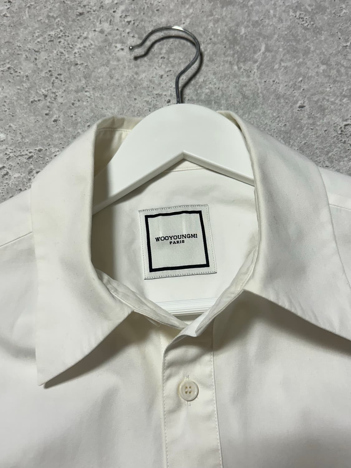 우영미 22ss 백로고 화이트 셔츠 상품이미지5