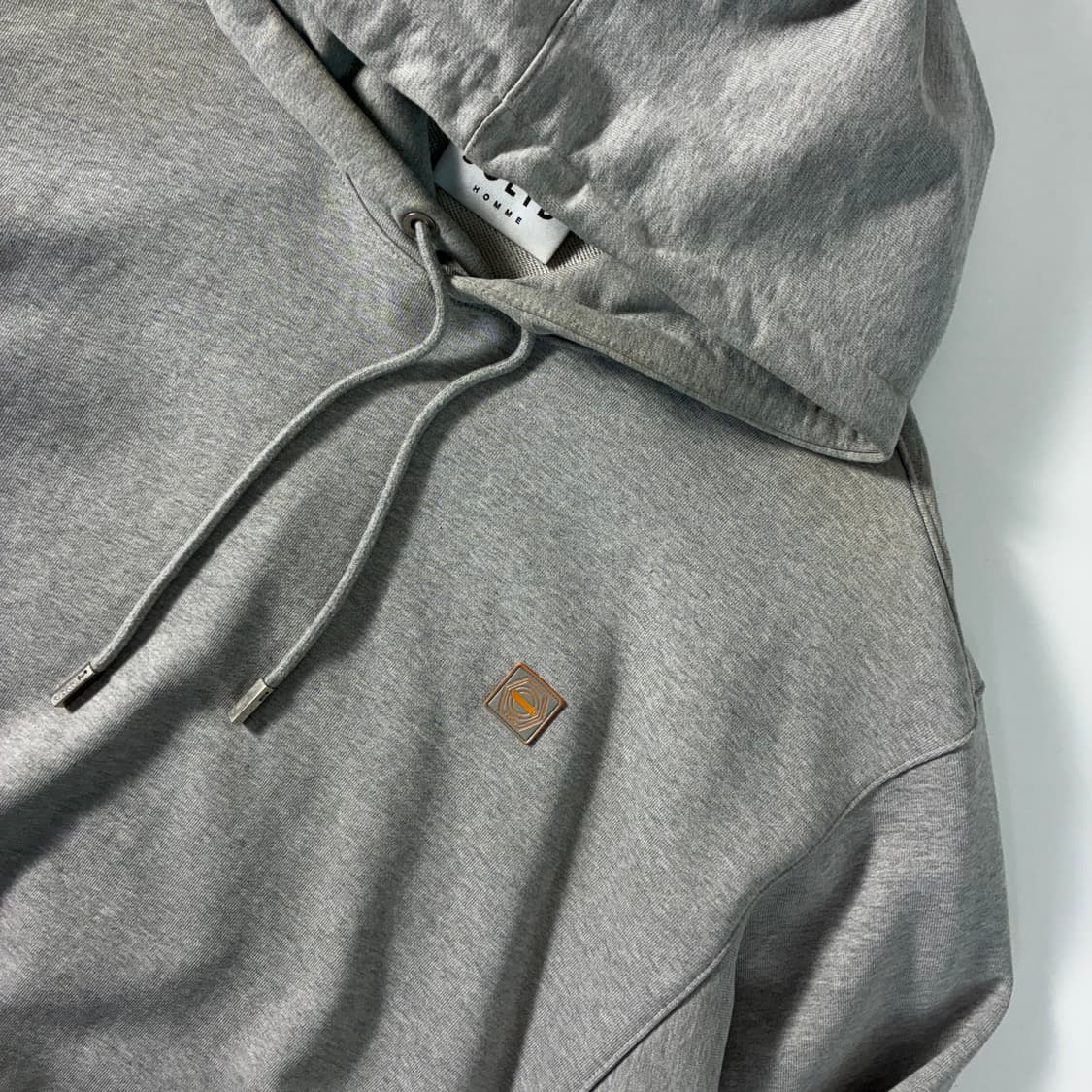 Solid Homme 솔리드 옴므22F/W 그라데이션 백로고 후드티 상품이미지5