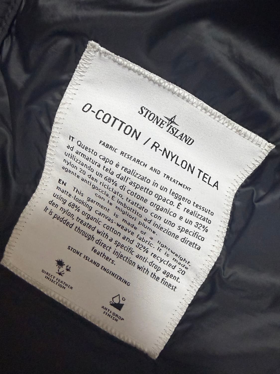 새상품급 신형 스톤아일랜드 경량패딩 M 상품이미지5