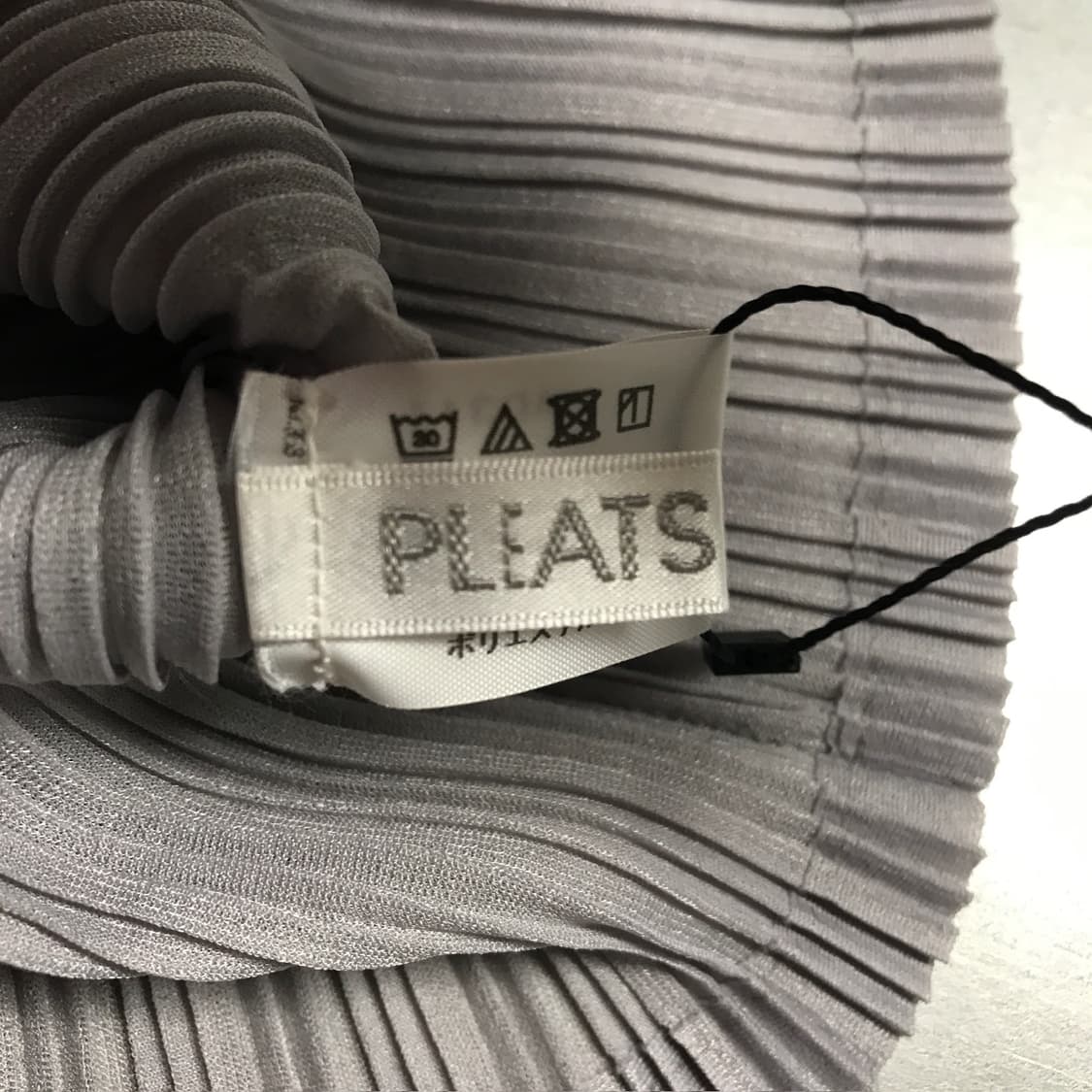 이세이 미야케 플리츠 플리즈 넥워머 그레이 상품이미지3