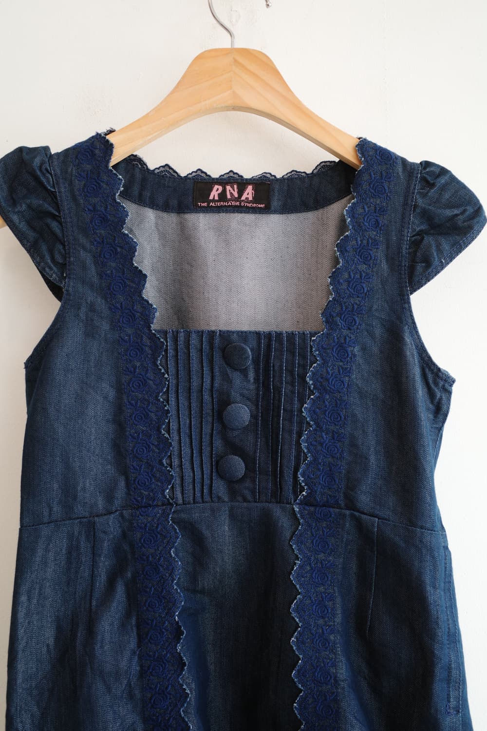 RNA 일본 브랜드 데님 슬리브리스 탑  상품이미지2