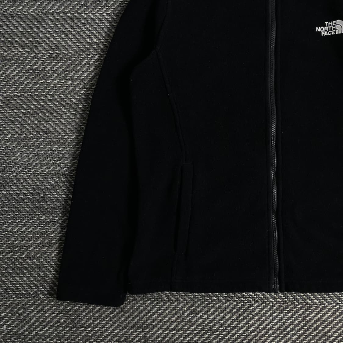 노스페이스 블랙 미니멀 후리스 자켓y 2940 상품이미지4