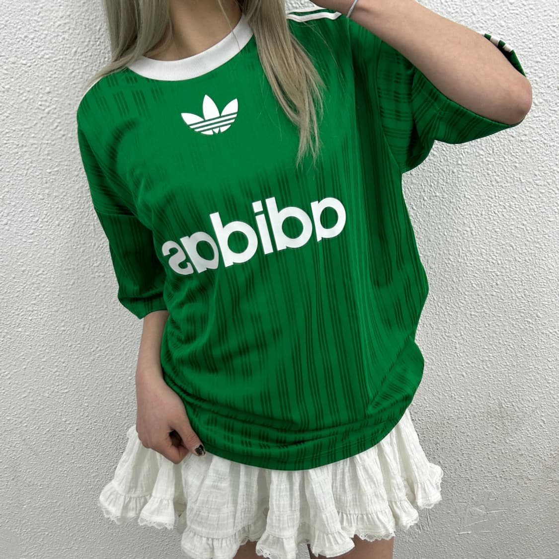 아디다스 센터프린팅 화이트라인 그린 새틴 싸커티 L ( 현재 크림 입찰가 상품이미지1