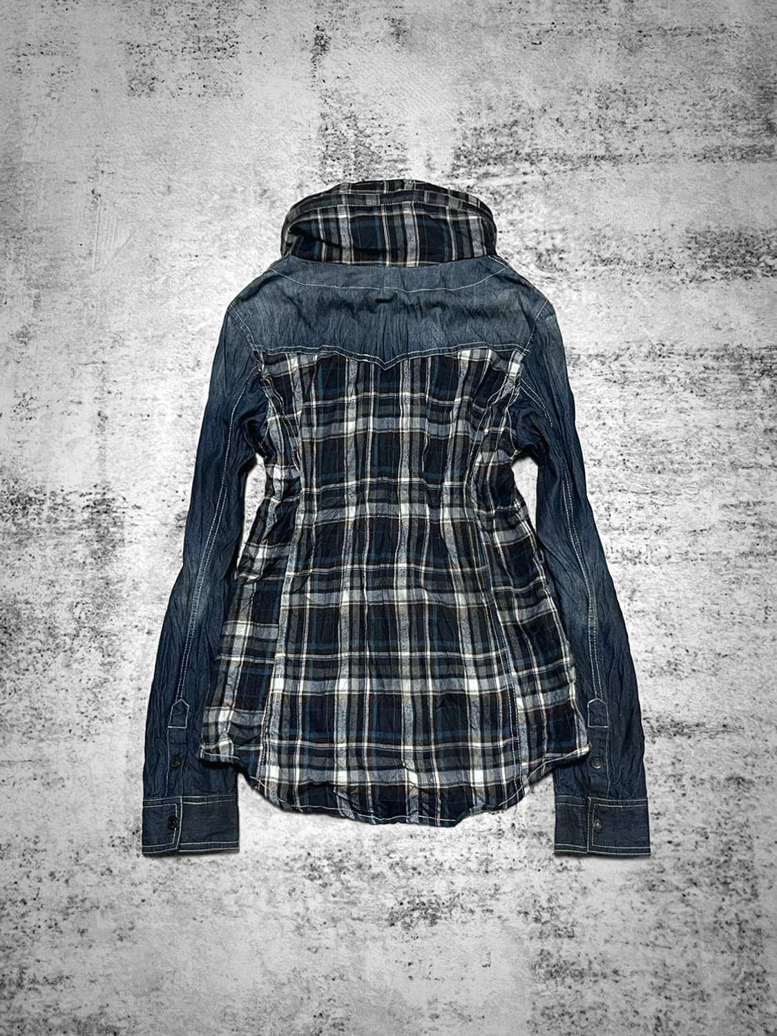 (in the attic) 00s wrinkled denim shirt  상품이미지7