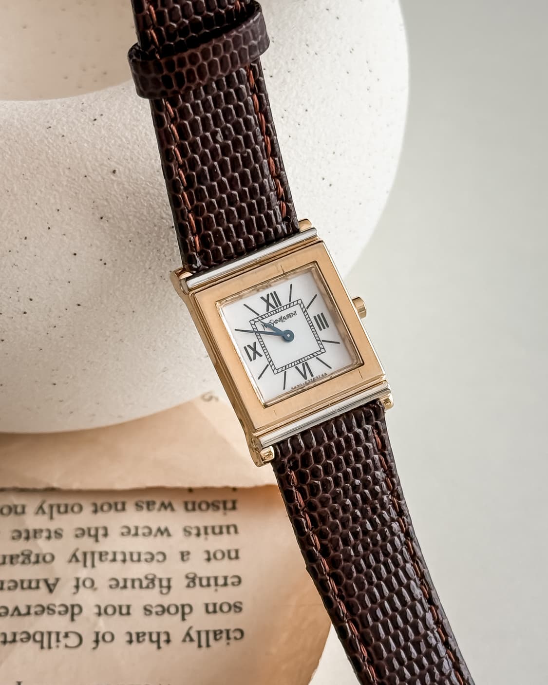 입생로랑 스퀘어 탱크 스텝드 시계 상품이미지1