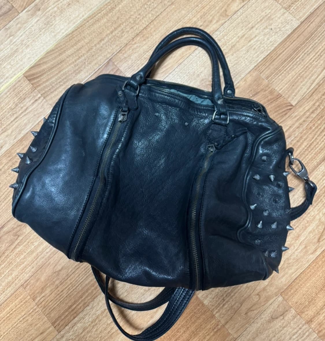 쟈딕앤볼테르 Zadig & Voltaire 블랙 스터드 레더백 상품이미지2