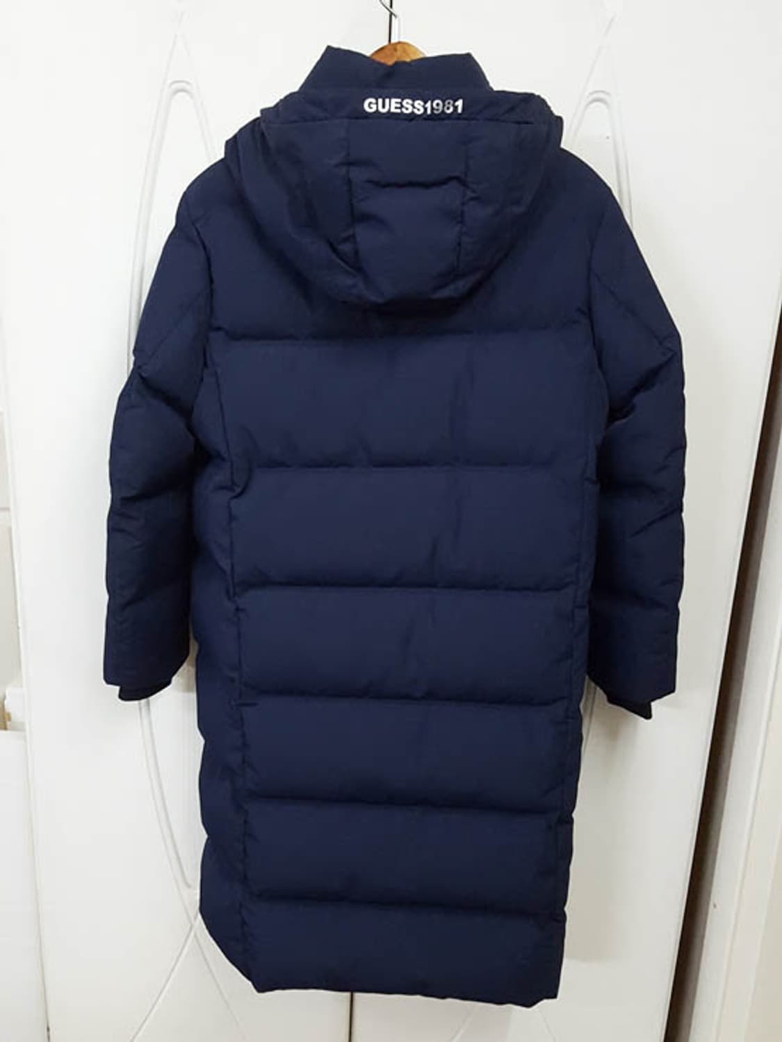 게스 다크네이비 남성 다운 롱패딩 M 상품이미지3