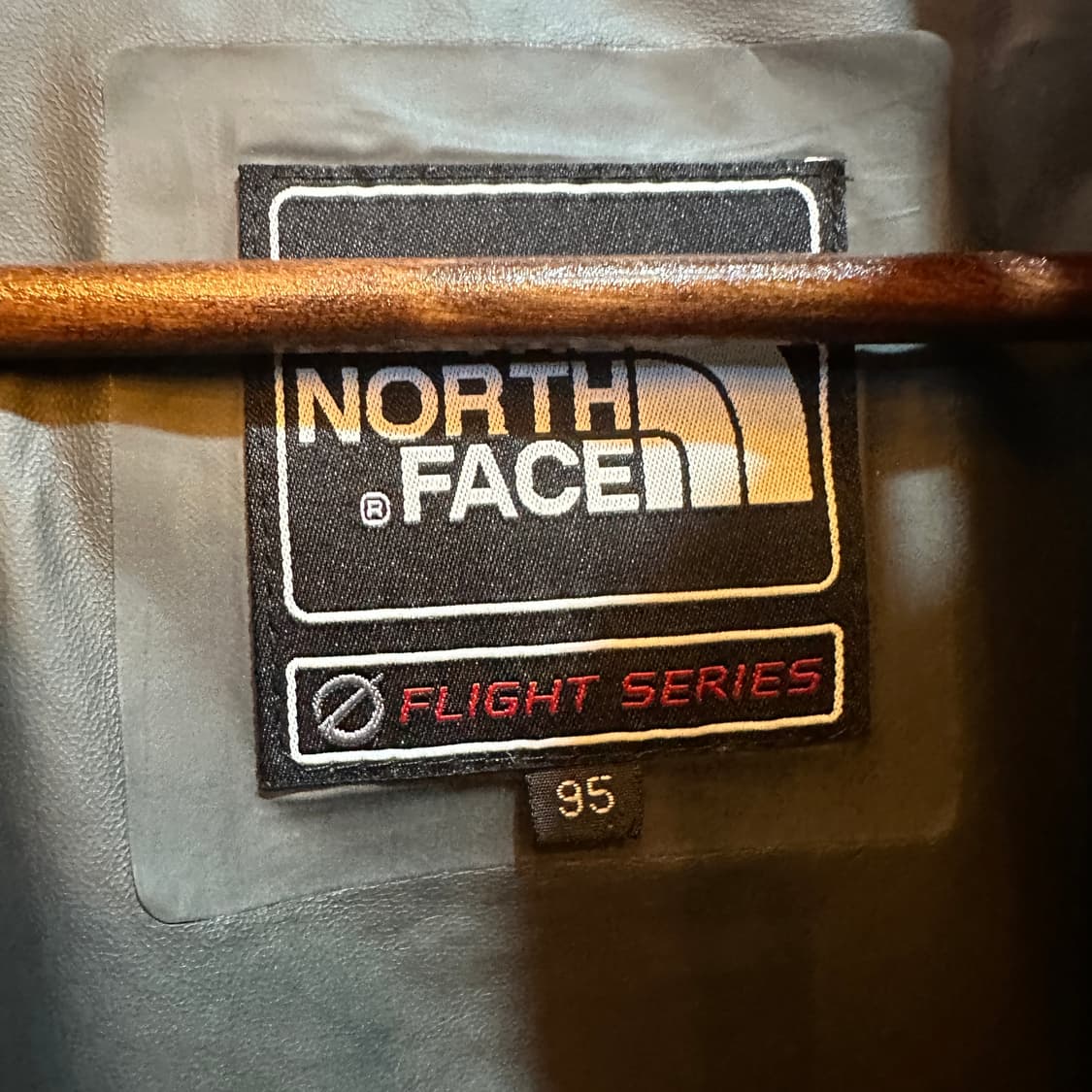 노스페이스 플라이트시리즈 고어텍스 팩라이트쉘 바람막이  상품이미지7