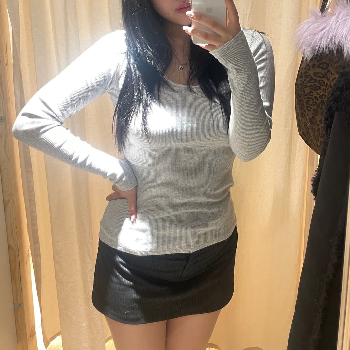 브랜디멜빌 아일렛 레이스 골지 긴팔 티셔츠 멜란지 그레이 판매합니다 상품이미지3