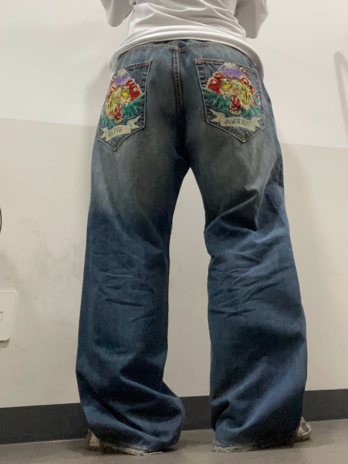 Ed Hardy 에드하디 타이거자수 와이드 셀비지 데님팬츠 상품이미지1