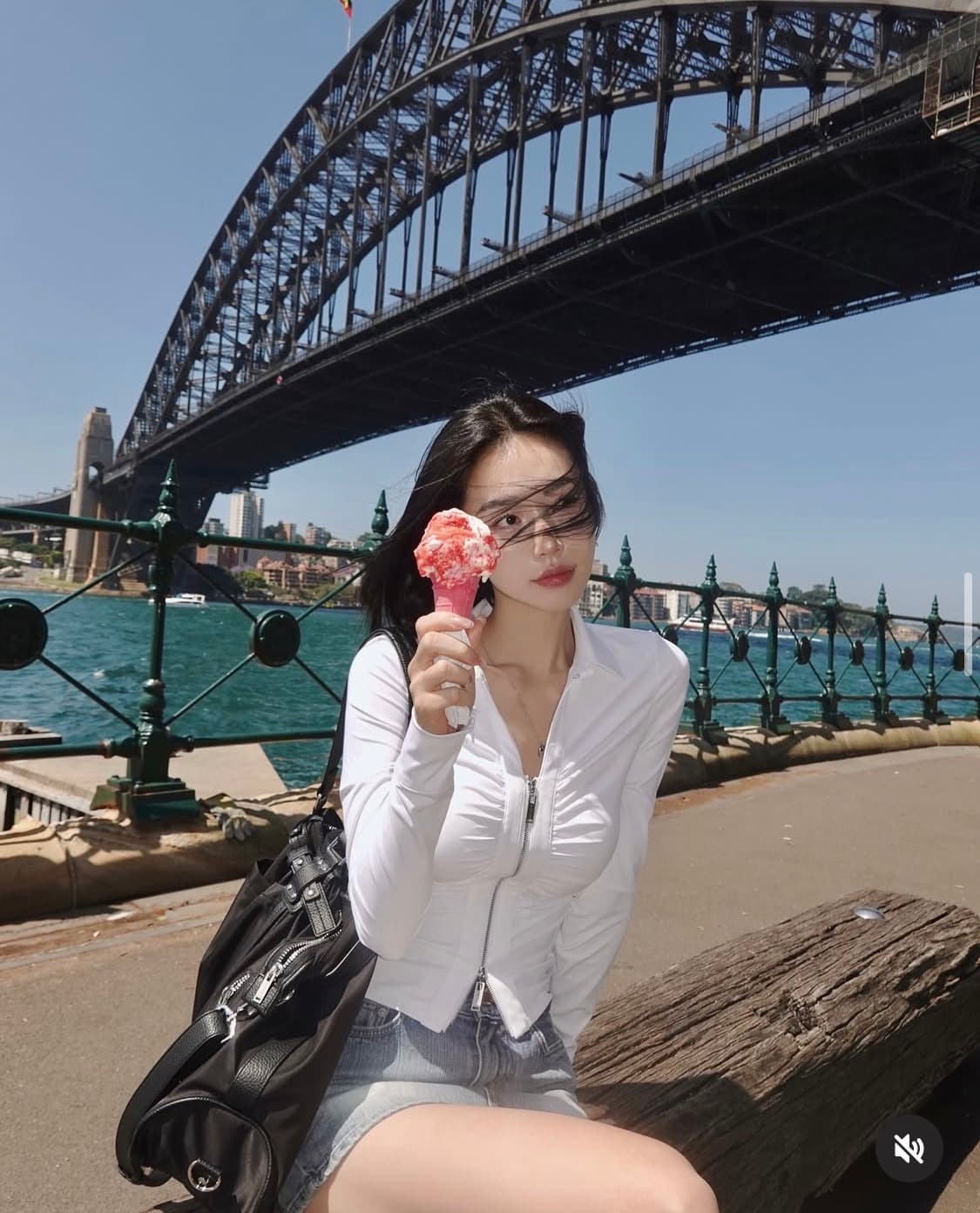 새상품,택o)페일베이드 Collar Shirring  Zip-Up-화이트 상품이미지2