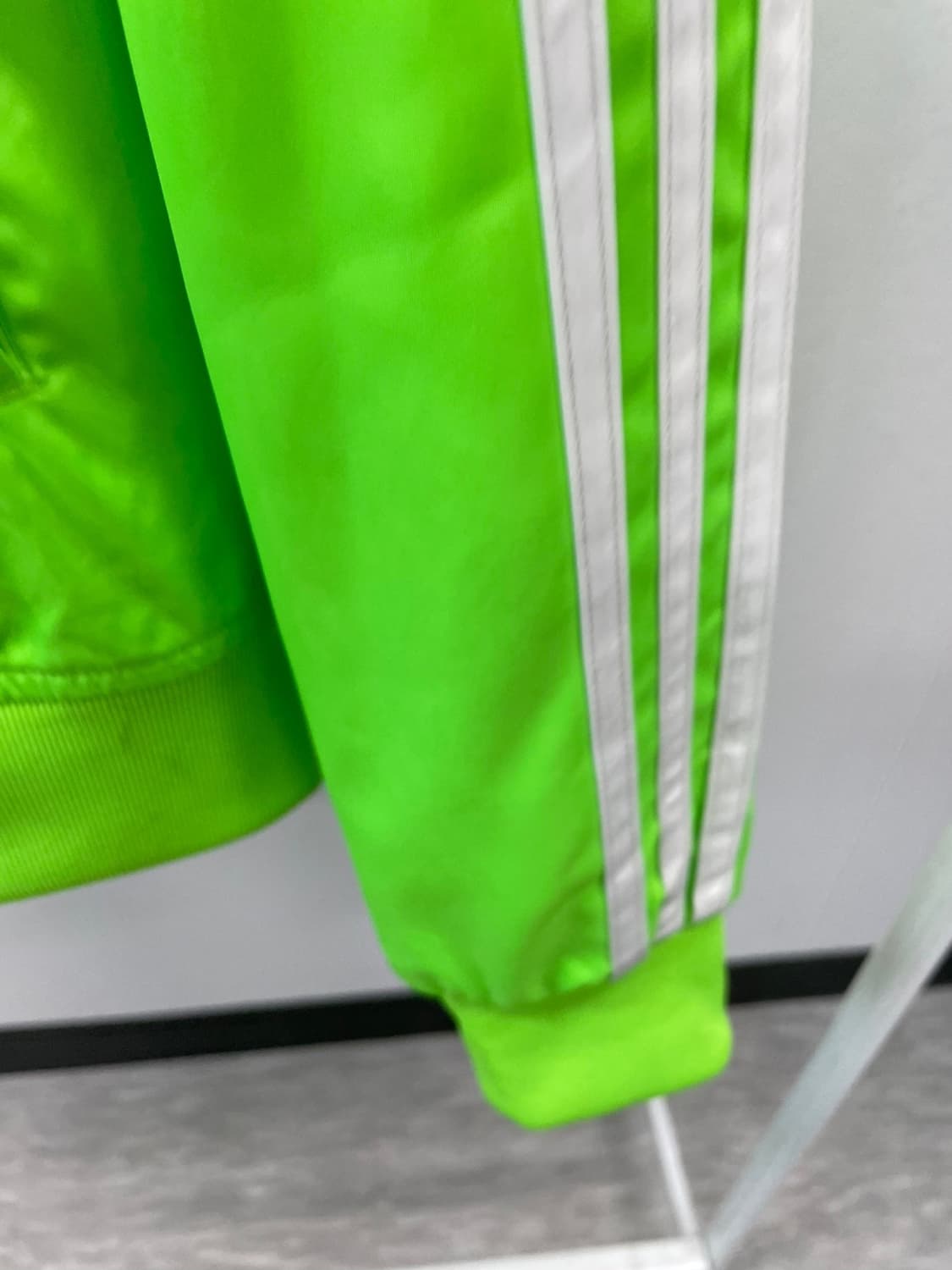 105) 아디다스x퍼럴윌리엄스 콜라보 자켓 상품이미지6