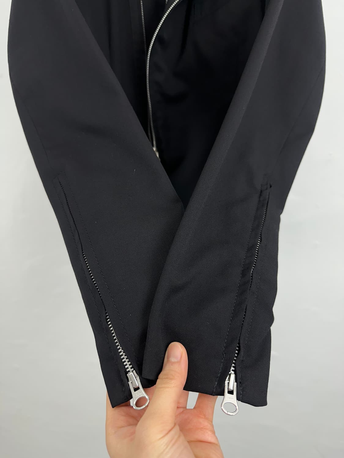 THE TWELVE Asymmetric High-Neck Double Z 상품이미지3