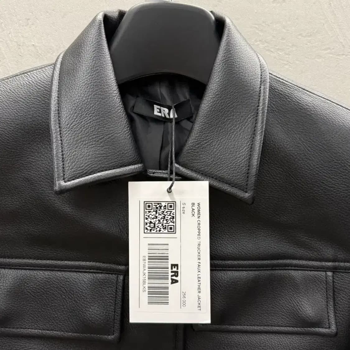 ERA CROPPED TRUCKER FAUX LEATHER JACKET 상품이미지4